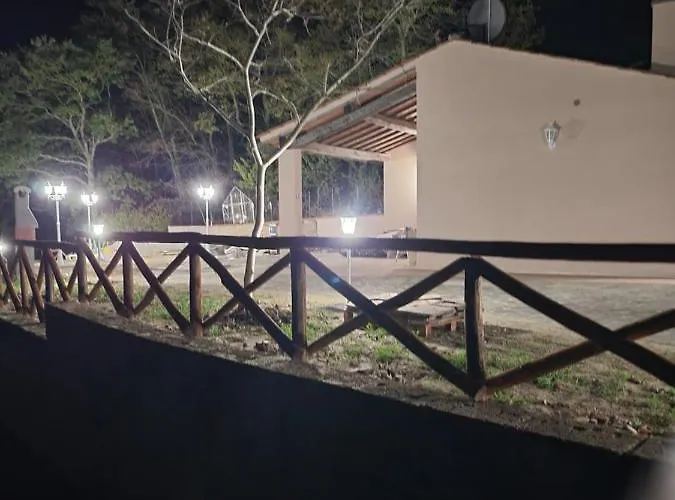 Nyaraló Orizzonti Del Castelluccio Volpe Rossa Elegante Confortevole E Rilassante Brancorsi